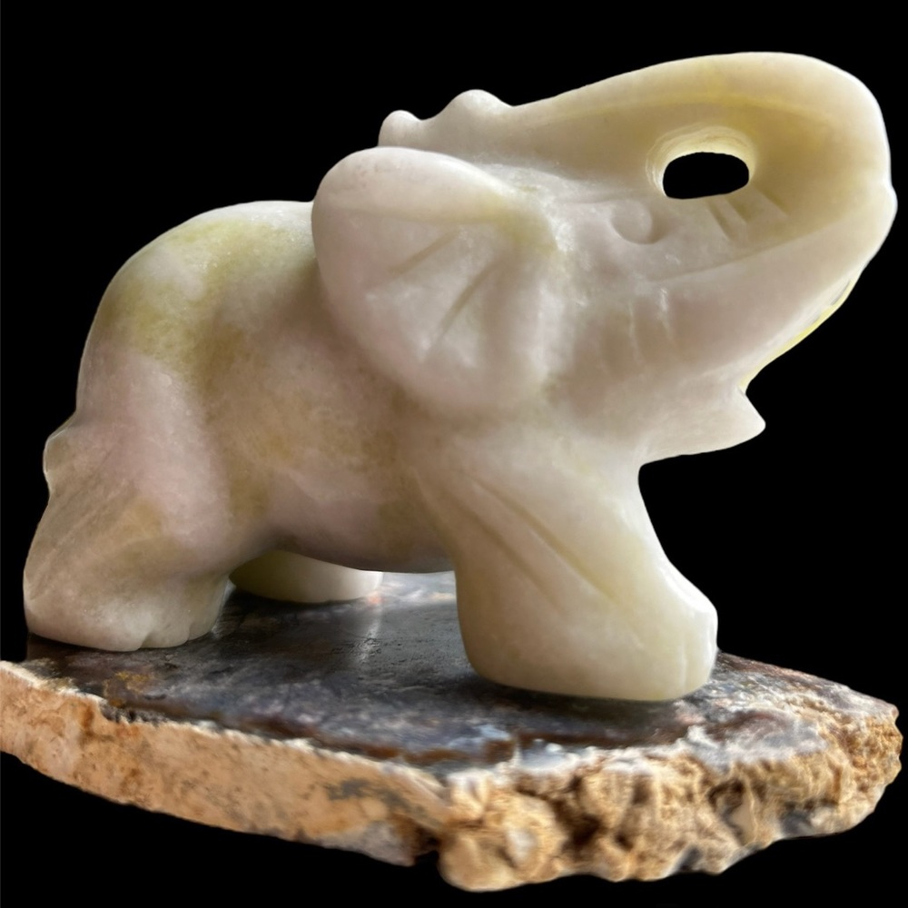 Lemon 🍋 Jade Elephant🐘 Carving- Trunk Up ⬆️